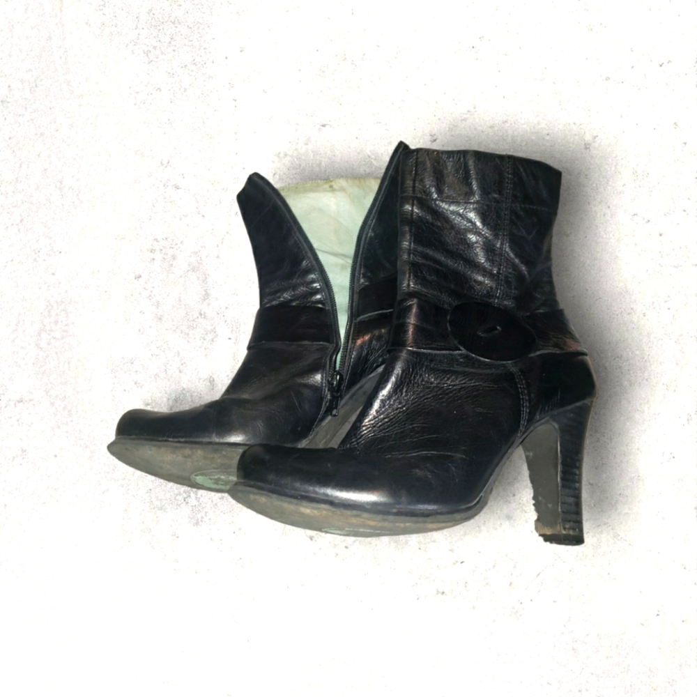 Biviel Italian black leather boots size 6